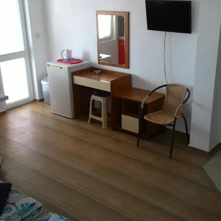 мила 2 * Приморско