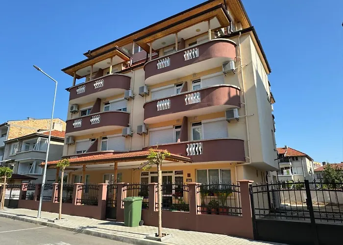 Гостевой дом мила 2 *